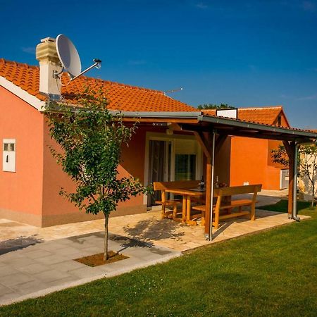 Vacation House Radosic Radosic  外观 照片