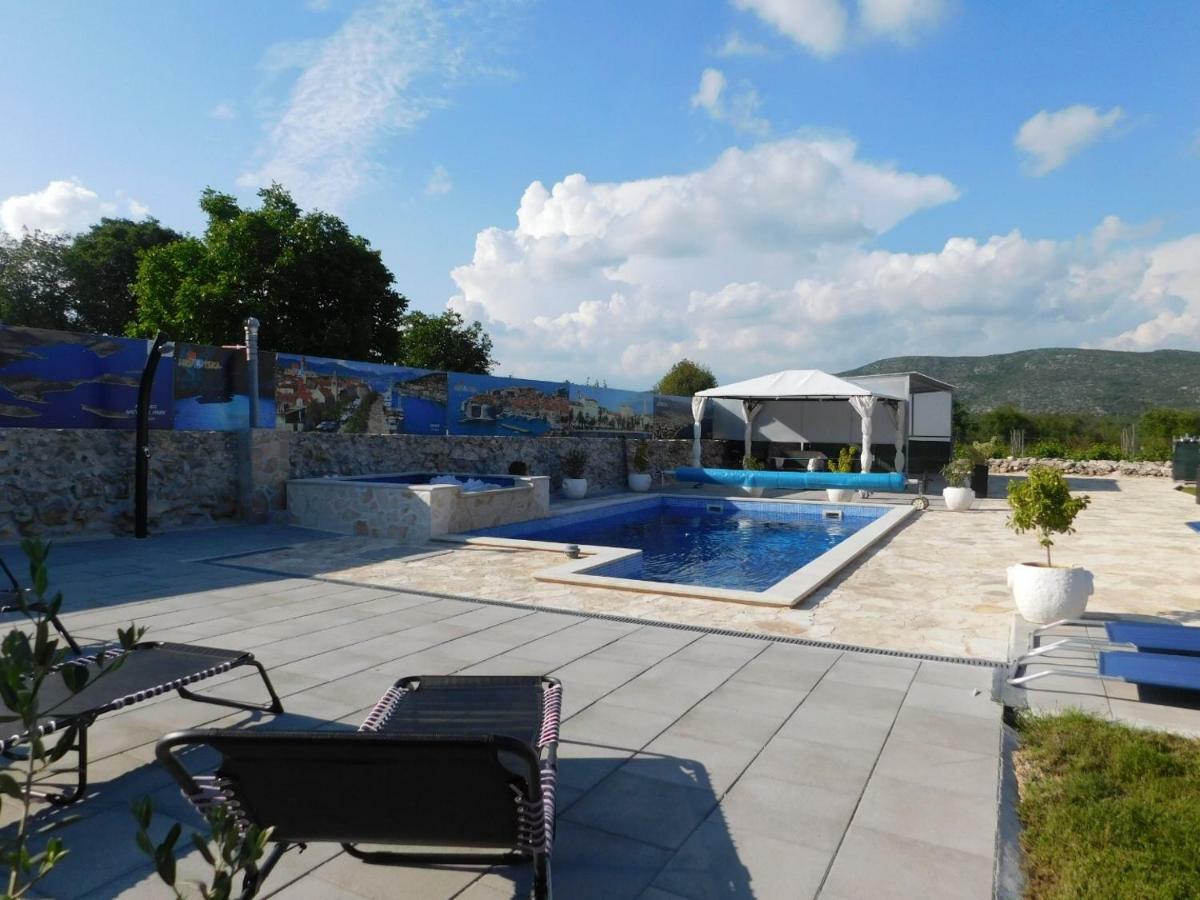 Vacation House Radosic Radosic  外观 照片