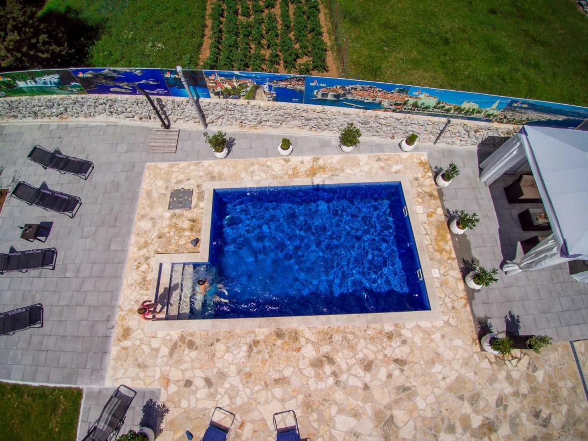 Vacation House Radosic Radosic  外观 照片