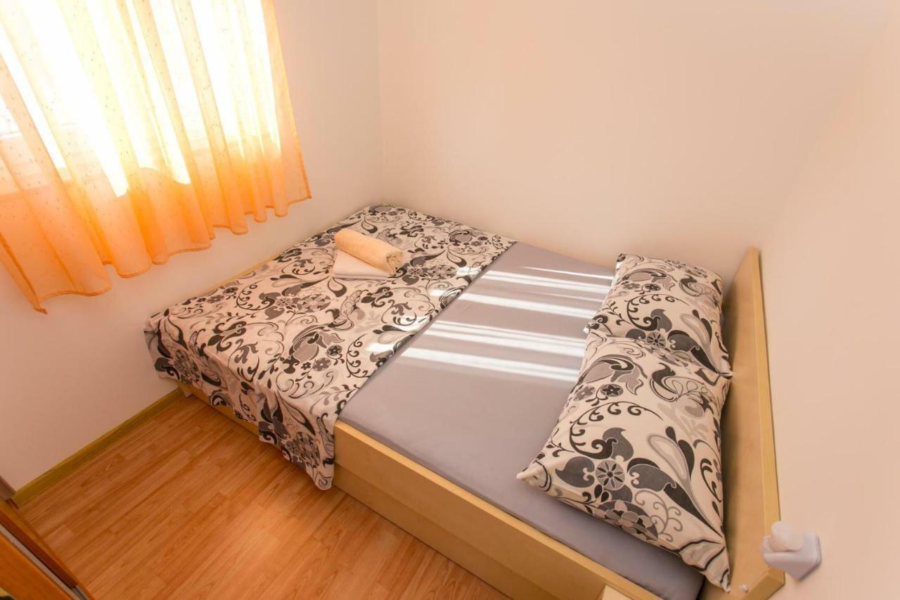 Vacation House Radosic Radosic  外观 照片