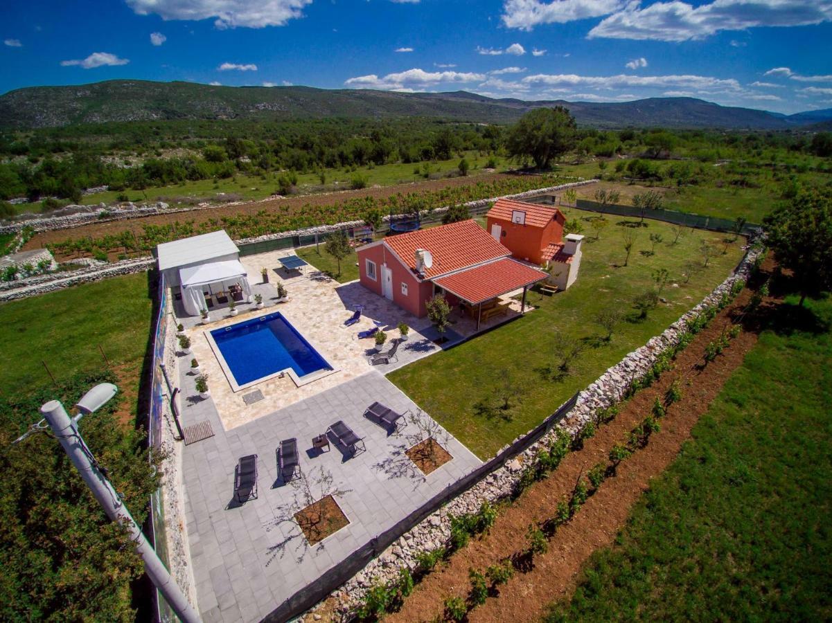 Vacation House Radosic Radosic  外观 照片